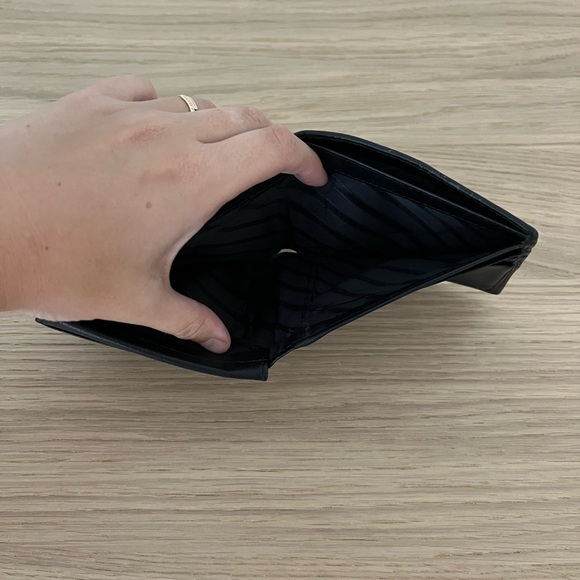 Stingray Wallet - Picture 2 of 5